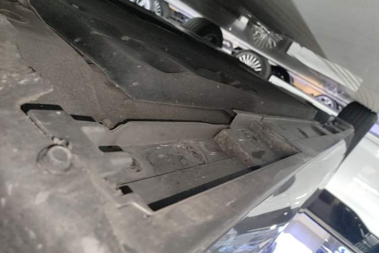 Used Lexus ES 2023 200 Luxury Edition Right Side Sill
