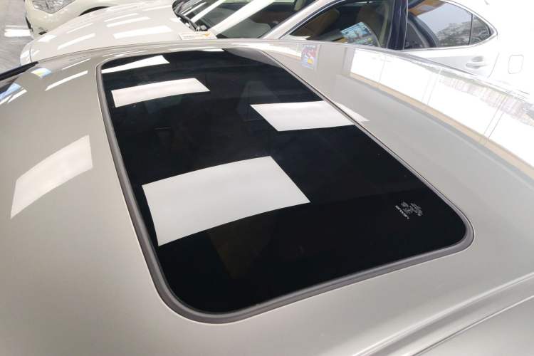 Used Lexus ES 2023 200 Excellence Edition Roof
