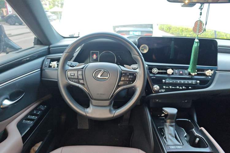Used Lexus ES 2023 200 Excellence Edition Steering Wheel