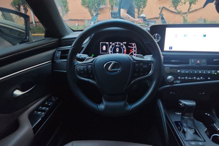Used Lexus ES 2023 200 Excellence Edition Steering Wheel