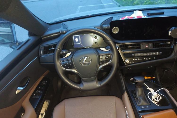 Used Lexus ES 2023 260 Excellence Edition Steering Wheel