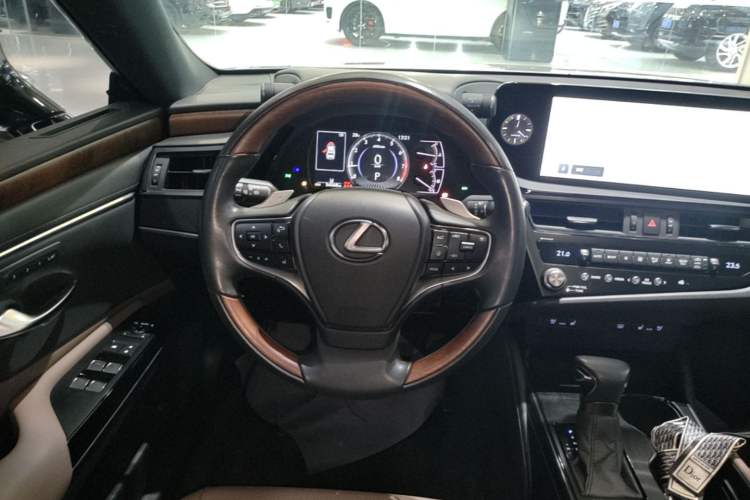 Used Lexus ES 2023 200 Luxury Edition Steering Wheel