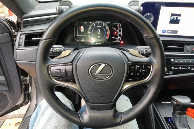 Used Lexus ES 2023 260 Excellence Edition Steering Wheel