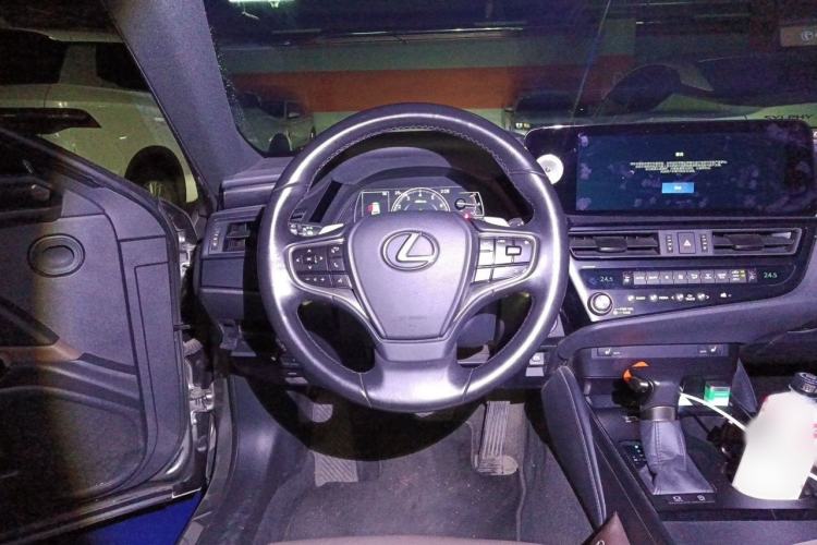 Used Lexus ES 2023 200 Excellence Edition Steering Wheel