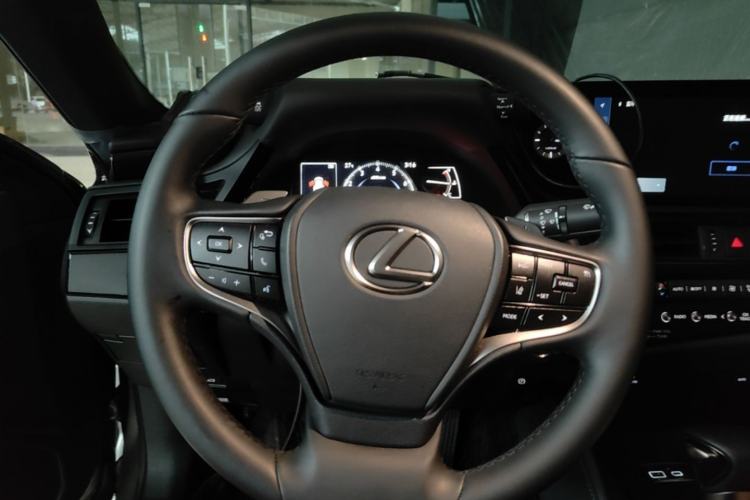 Used Lexus ES 2023 200 Excellence Edition Steering Wheel