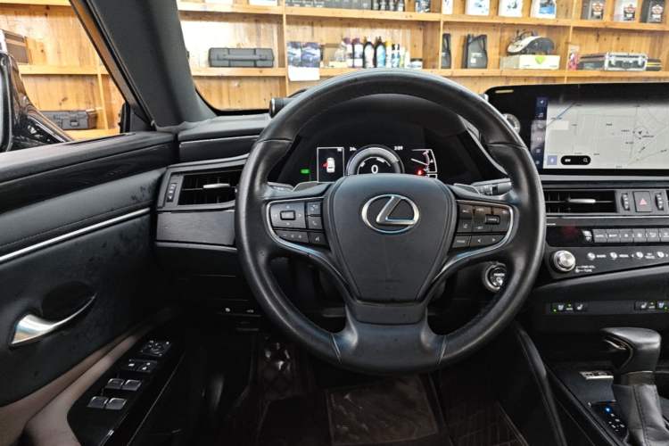 Used Lexus ES 2023 260 Excellence Edition Steering Wheel