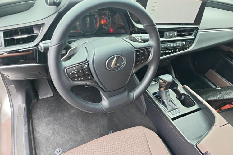 Used Lexus ES 2023 200 Excellence Edition Steering Wheel
