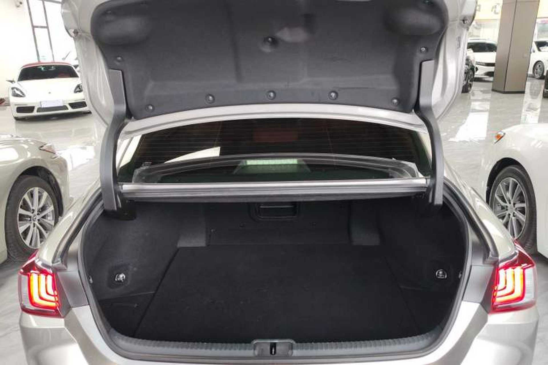 Used Lexus ES 2023 200 Excellence Edition Trunk