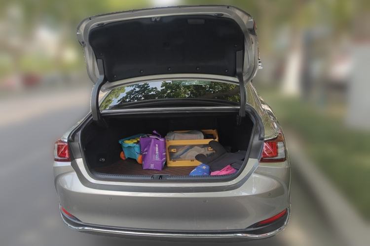 Used Lexus ES 2023 200 Luxury Edition Trunk