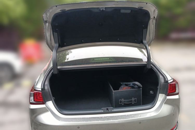 Used Lexus ES 2023 260 Excellence Edition Trunk