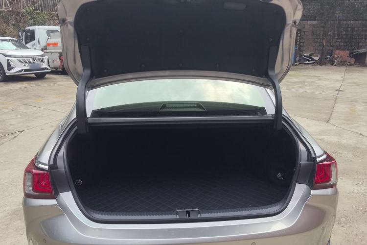 Used Lexus ES 2023 200 Excellence Edition Trunk