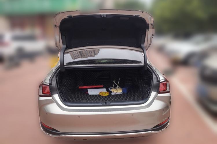 Used Lexus ES 2023 200 Excellence Edition Trunk