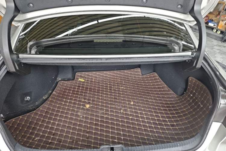 Used Lexus ES 2023 260 Excellence Edition Trunk