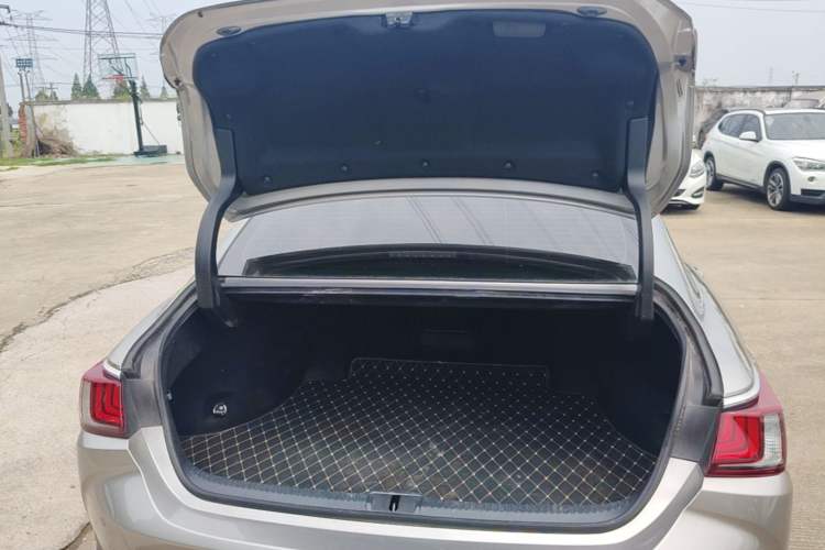 Used Lexus ES 2023 200 Excellence Edition Trunk