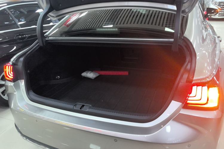 Used Lexus ES 2023 200 Excellence Edition Trunk