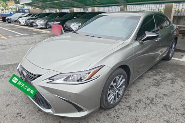 Used Lexus ES 2023 200 Excellence Edition