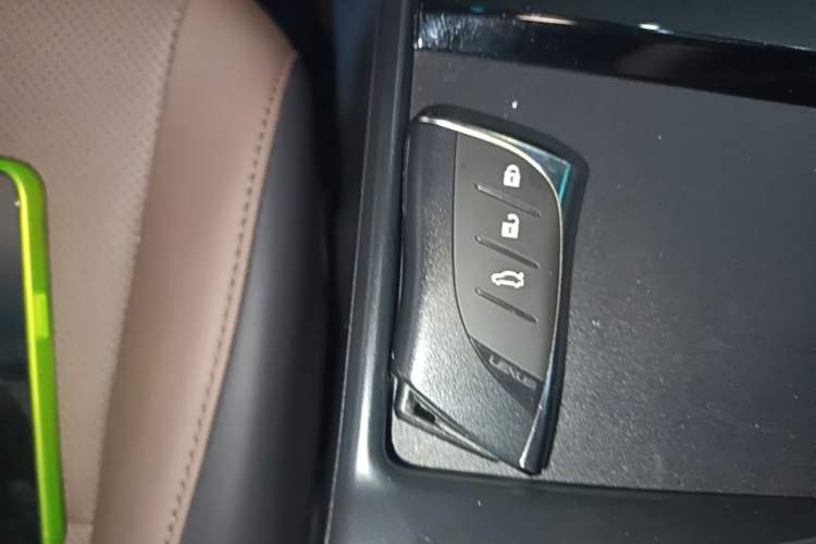 Used Lexus ES 2023 200 Excellence Edition Vehicle Key