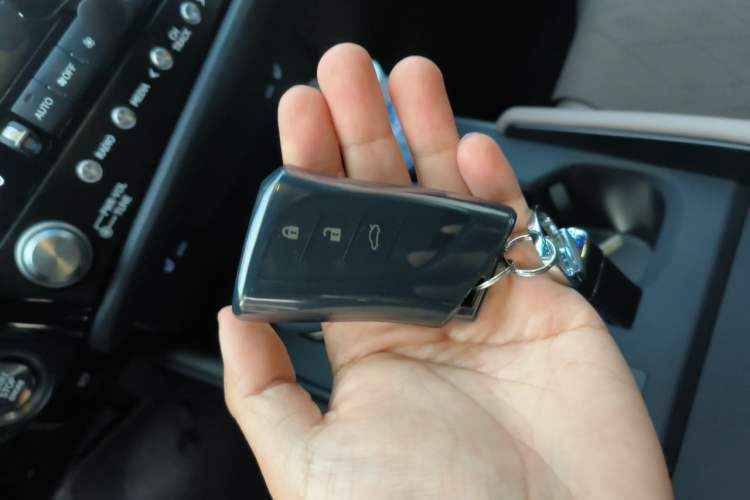 Used Lexus ES 2023 200 Excellence Edition Vehicle Key