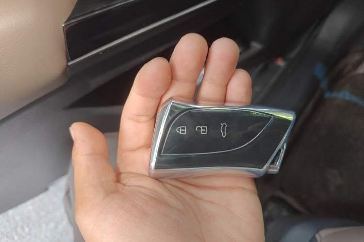 Used Lexus ES 2023 200 Luxury Edition Vehicle Key