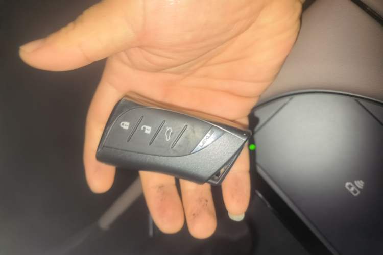 Used Lexus ES 2023 200 Luxury Edition Vehicle Key
