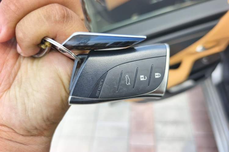 Used Lexus ES 2023 200 Excellence Edition Vehicle Key