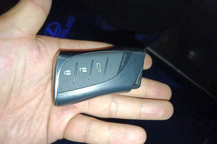 Used Lexus ES 2023 200 Excellence Edition Vehicle Key