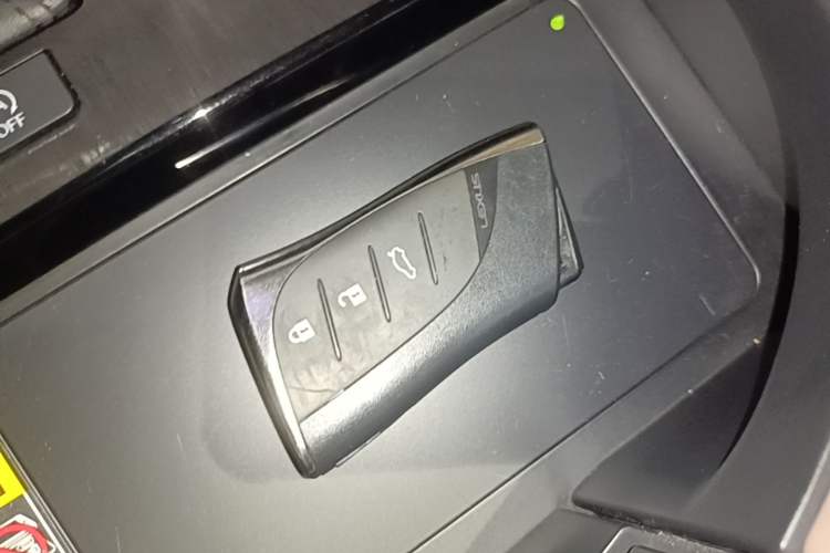 Used Lexus ES 2023 200 Luxury Edition Vehicle Key