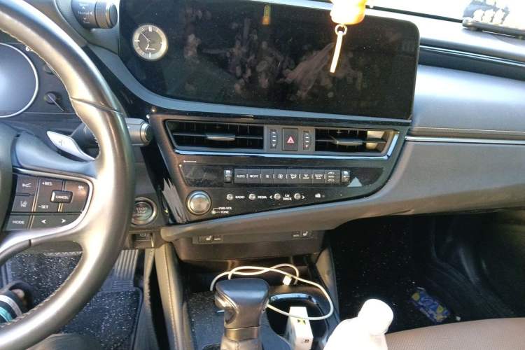 Used Lexus ES 2023 200 Excellence Edition Audio And AC Panel