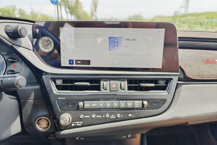 Used Lexus ES 2023 200 Excellence Edition Audio And AC Panel
