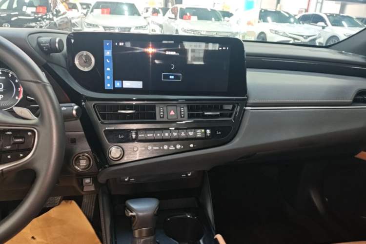 Used Lexus ES 2023 200 Excellence Edition Audio And AC Panel