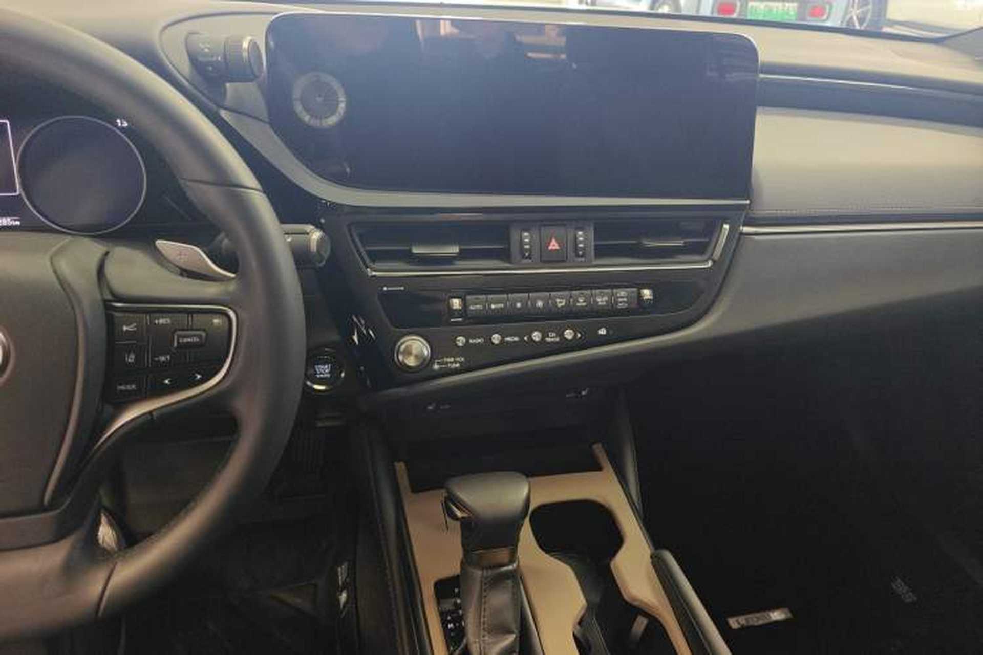 Used Lexus ES 2023 200 Excellence Edition Audio And AC Panel