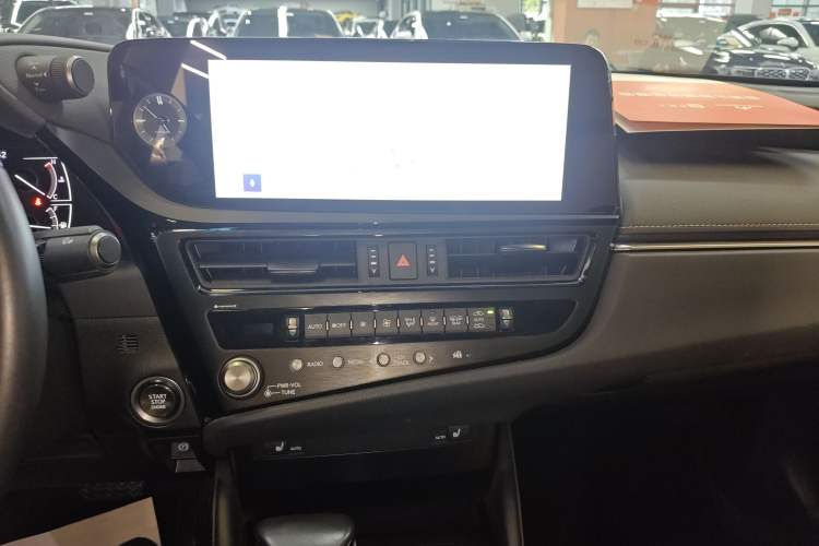Used Lexus ES 2023 200 Excellence Edition Audio And AC Panel
