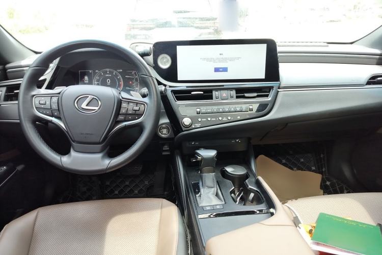 Used Lexus ES 2023 200 Excellence Edition Center Console