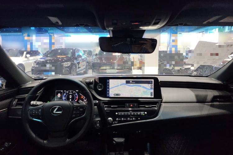 Used Lexus ES 2023 200 Excellence Edition Center Console