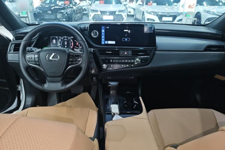 Used Lexus ES 2023 200 Excellence Edition Center Console