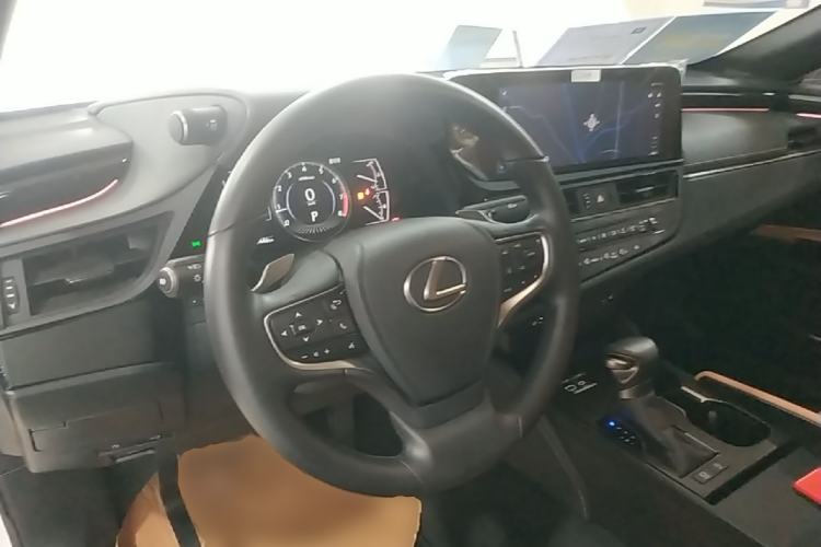 Used Lexus ES 2023 200 Excellence Edition Center Console