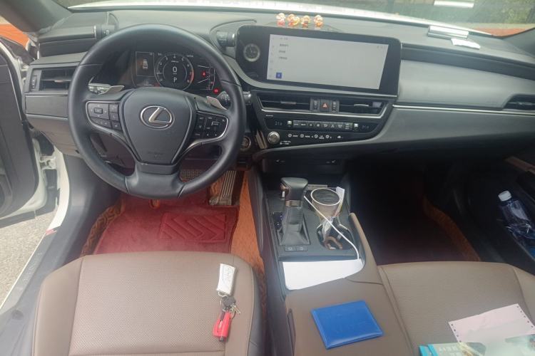 Used Lexus ES 2023 200 Excellence Edition Center Console