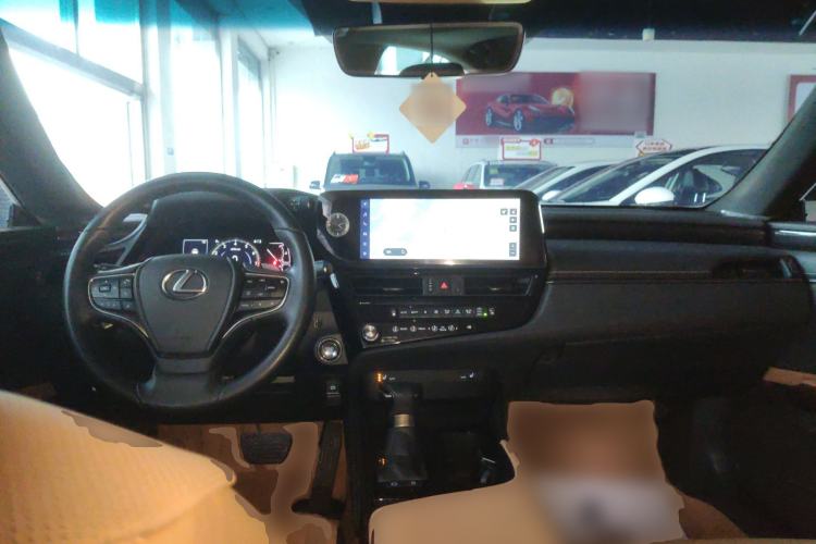 Used Lexus ES 2023 200 Excellence Edition Center Console