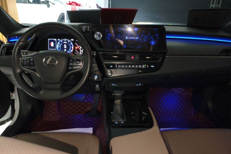 Used Lexus ES 2023 200 Excellence Edition Center Console