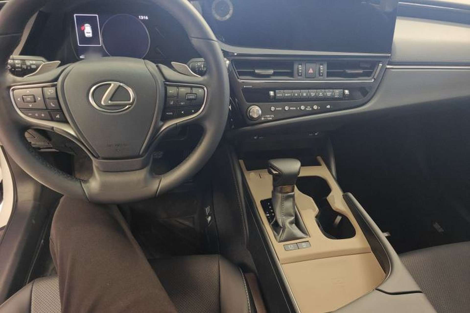 Used Lexus ES 2023 200 Excellence Edition Center Console