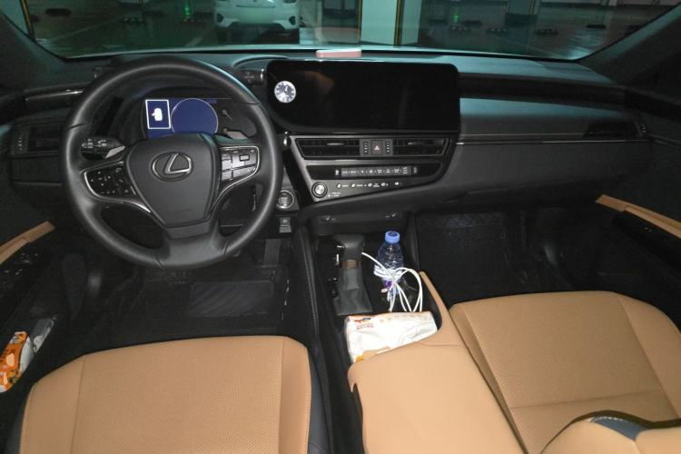 Used Lexus ES 2023 200 Excellence Edition Center Console