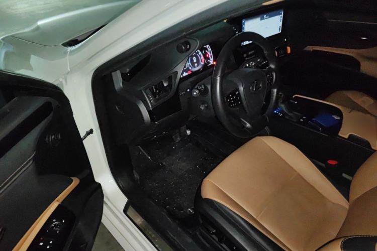 Used Lexus ES 2023 200 Excellence Edition Driver Seat