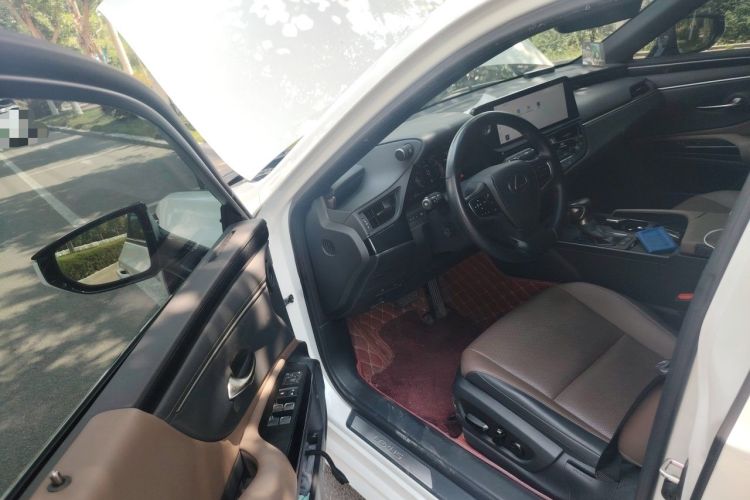 Used Lexus ES 2023 200 Excellence Edition Driver Seat