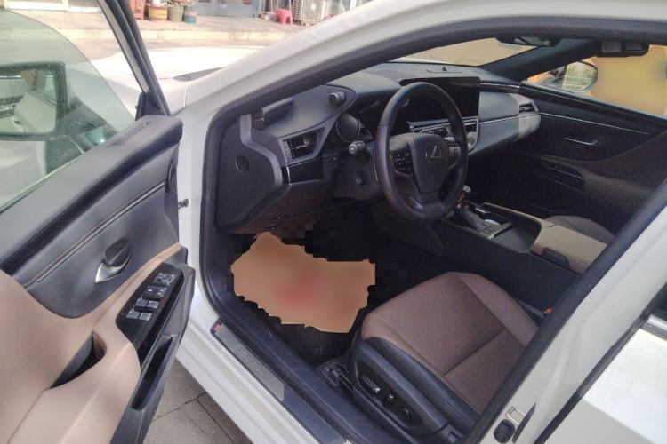 Used Lexus ES 2023 200 Excellence Edition Driver Seat