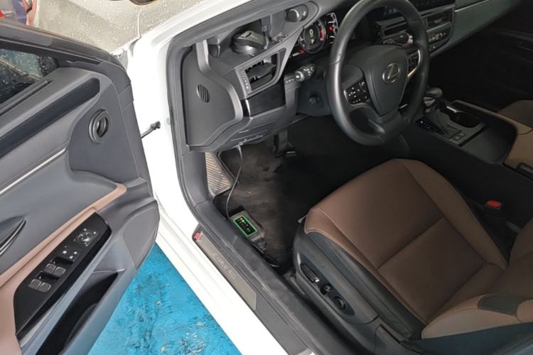 Used Lexus ES 2023 200 Excellence Edition Driver Seat