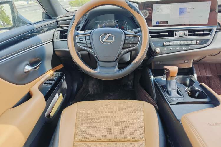 Used Lexus ES 2023 200 Excellence Edition Driver Seat