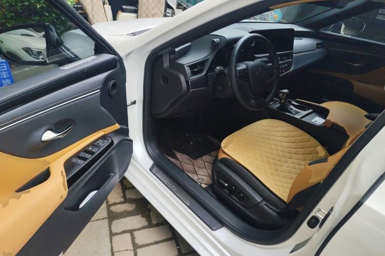 Used Lexus ES 2023 200 Excellence Edition Driver Seat