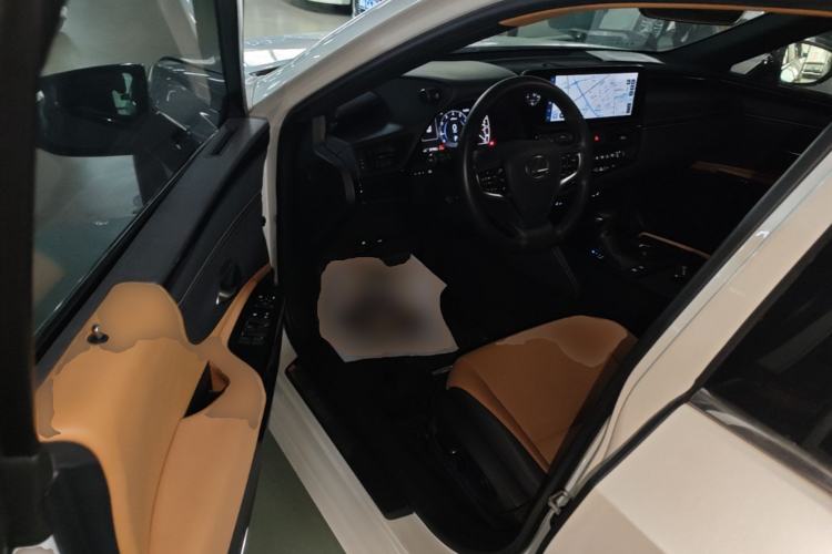 Used Lexus ES 2023 200 Luxury Edition Driver Seat