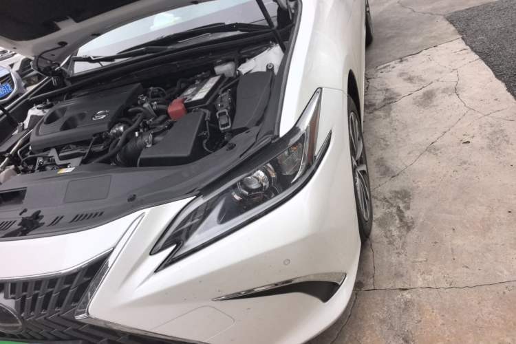Used Lexus ES 2023 200 Excellence Edition Engine Bay Left