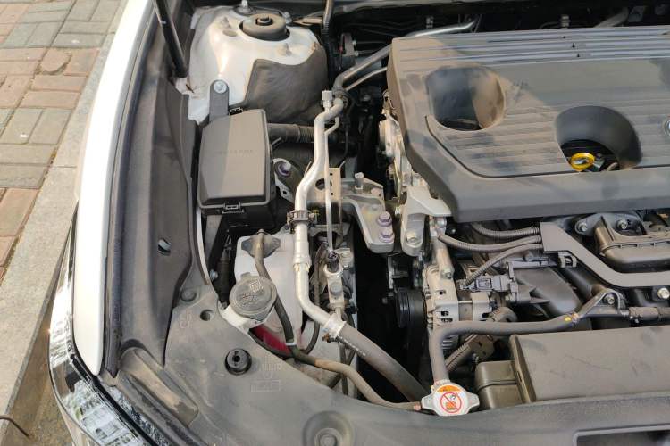 Used Lexus ES 2023 200 Excellence Edition Engine Bay Right